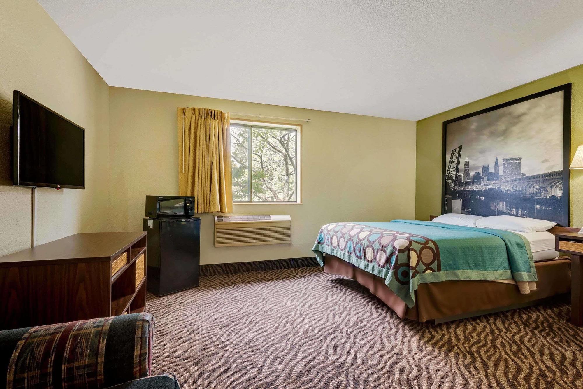 Super 8 By Wyndham Mentor/Cleveland Area Hotel Exterior photo