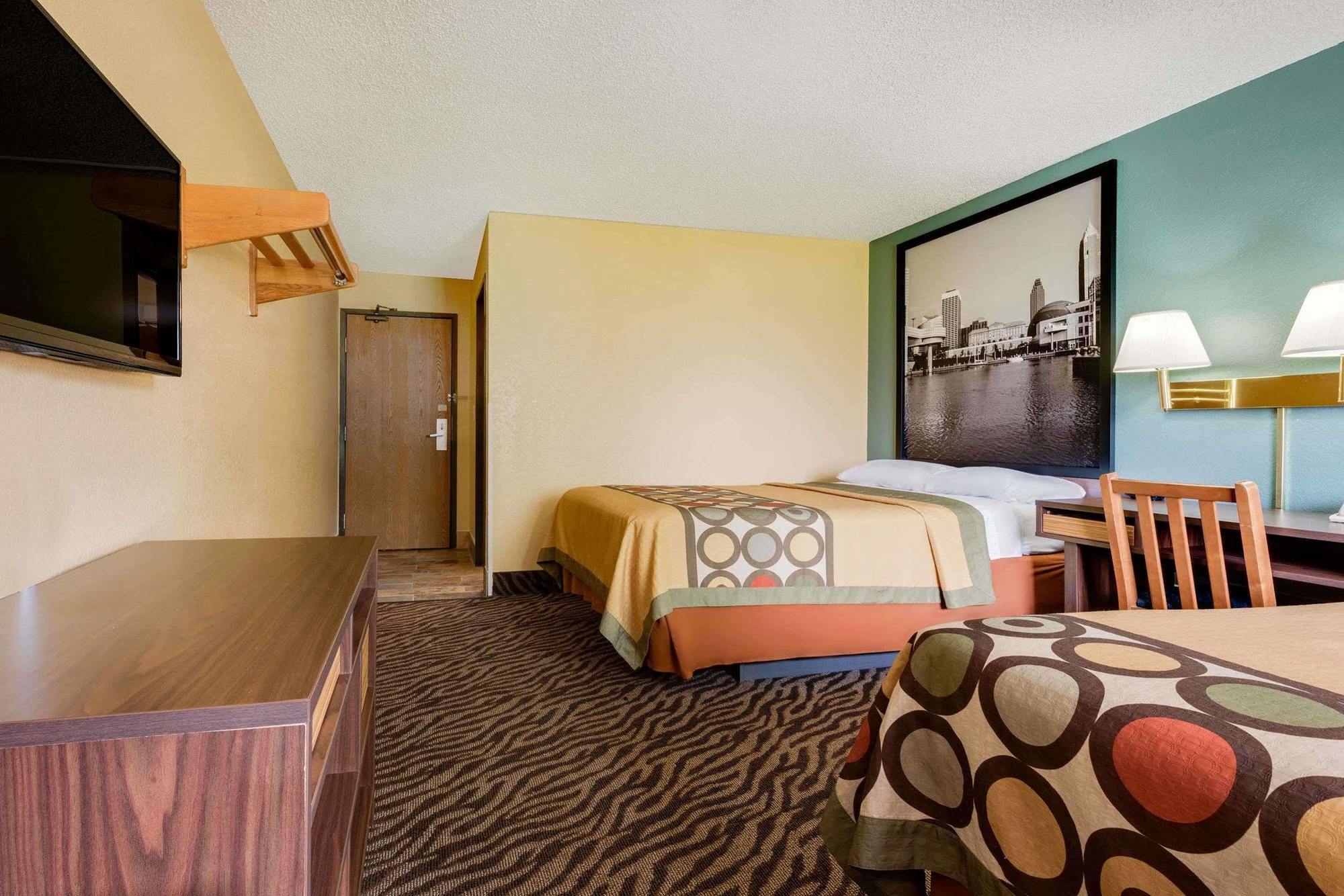 Super 8 By Wyndham Mentor/Cleveland Area Hotel Exterior photo